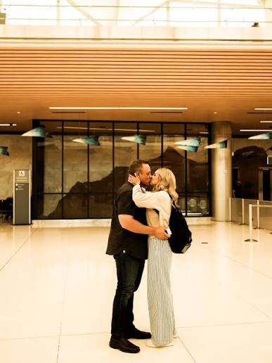 Airport pickup luxury service in Delhi